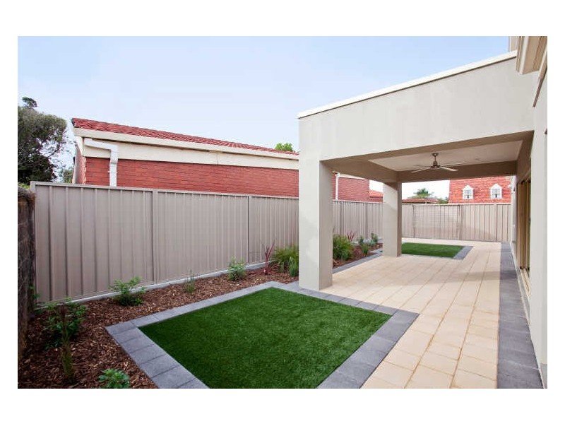 21 Antigua Grove, West Lakes SA 5021