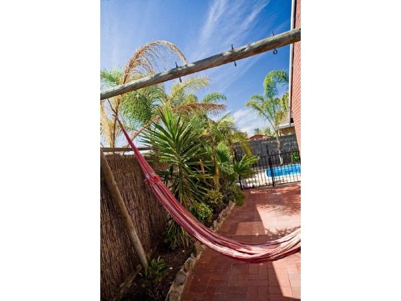 20 Frome Crescent, West Lakes SA 5021