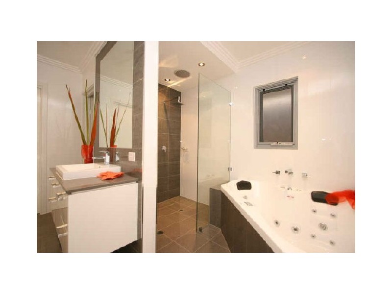 13 Barton Avenue, Kingston Park SA 5049