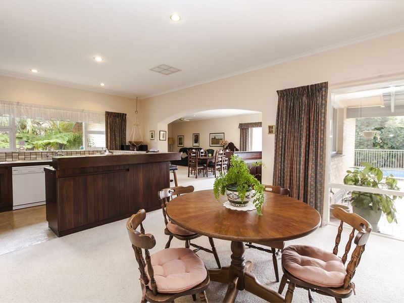 11 Ayton Avenue, Fulham SA 5024