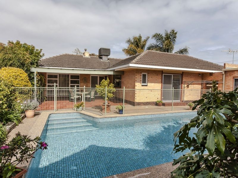 11 Ayton Avenue, Fulham SA 5024