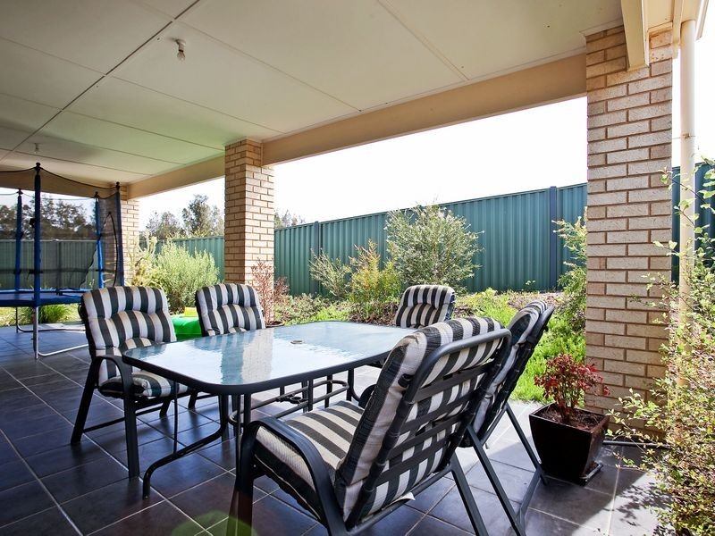 7 Lorentz Court, Mawson Lakes SA 5095