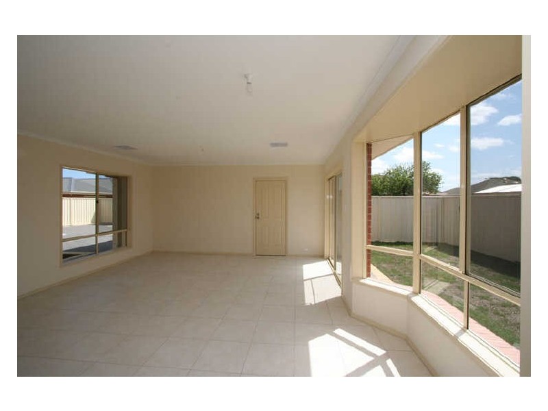 31A Dehaviland Avenue, Hendon SA 5014