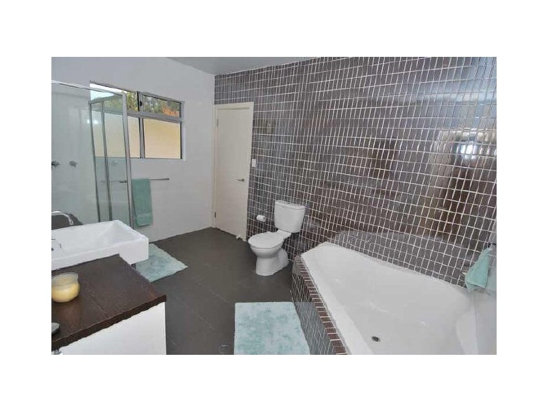 42 Chambers Avenue, Henley Beach SA 5022