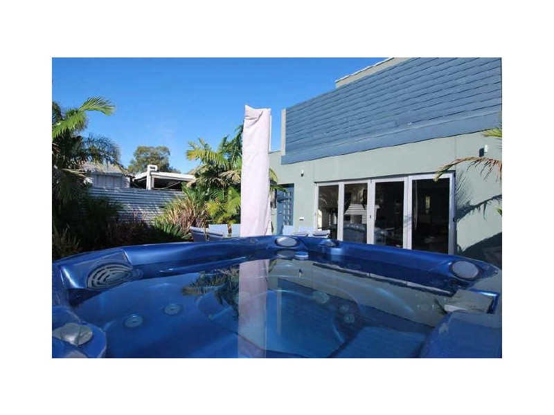 42 Chambers Avenue, Henley Beach SA 5022