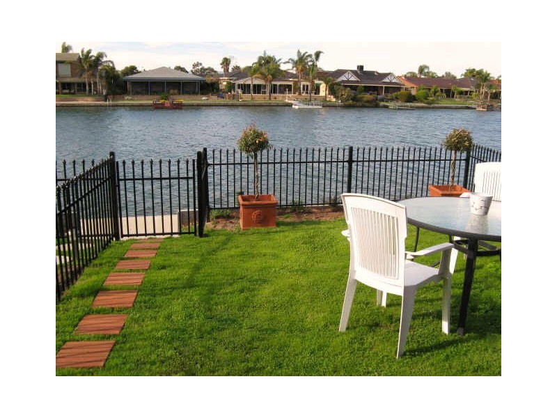 2/8 Anglers Court, West Lakes Shore SA 5020