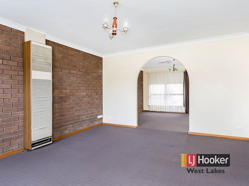 2/61 Klingberg Drive, North Haven SA 5018