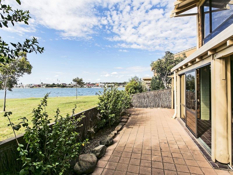 1/82 Military Road, Tennyson SA 5022