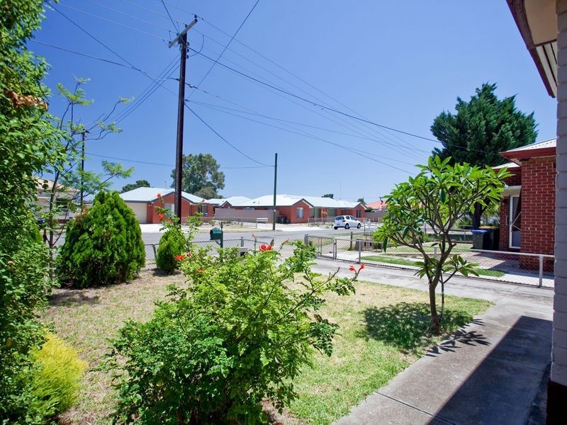 24 Tulloch Avenue, Pennington SA 5013