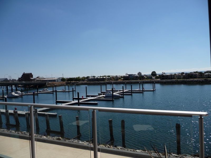 4 Parri Crescent NEW PORT QUAYS, Port Adelaide SA 5015