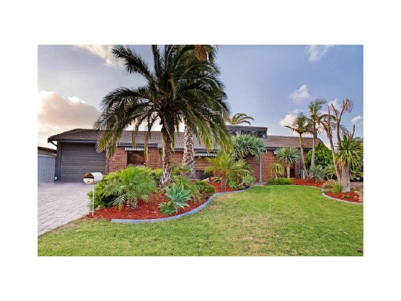 27 Gordon Luxton Drive, North Haven SA 5018