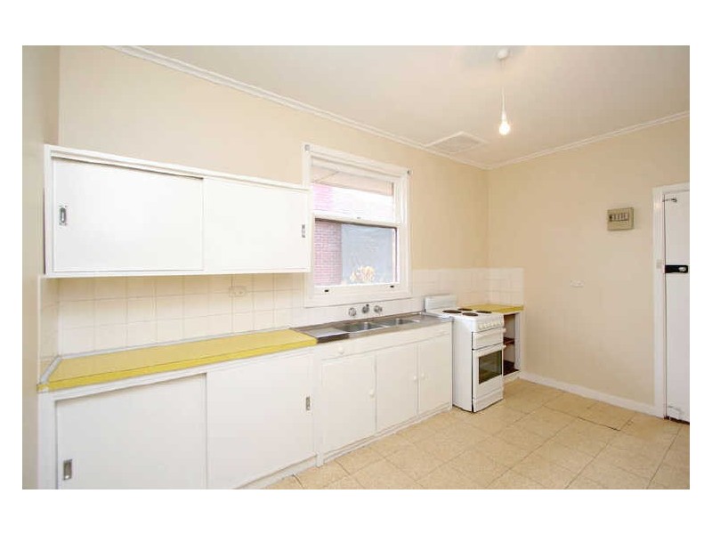 10 Brenthorpe Road, Seaton SA 5023