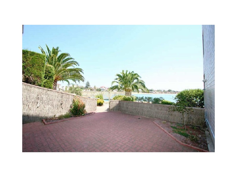 7/242 Trimmer Parade, West Lakes SA 5021