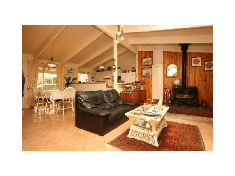 16 Mooloola Way, West Lakes Shore SA 5020