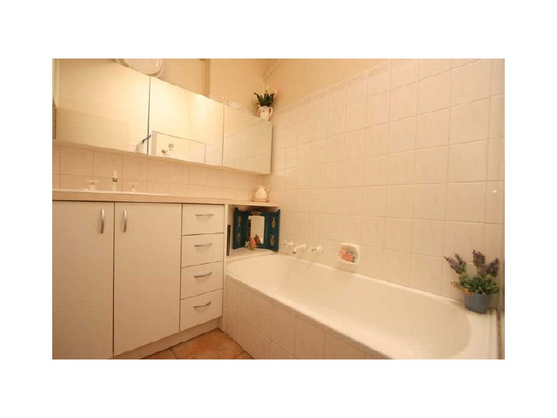 16 Mooloola Way, West Lakes Shore SA 5020