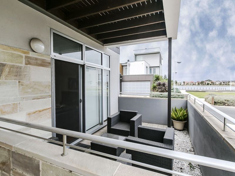 1 Kudlyo Close, New Port SA 5015