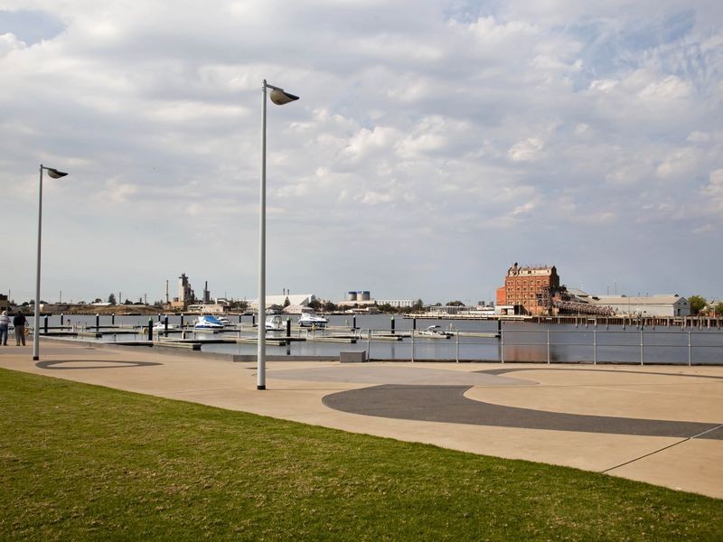 1 Kudlyo Close, New Port SA 5015