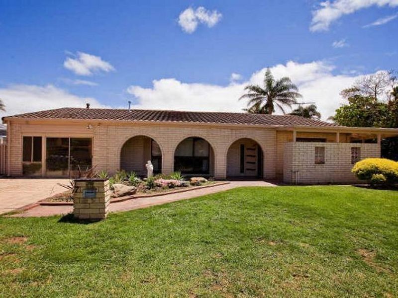 7 Greenfield Crescent, West Lakes Shore SA 5020