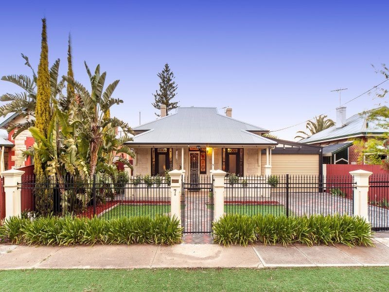 7 Rowley Terrace, Woodville SA 5011