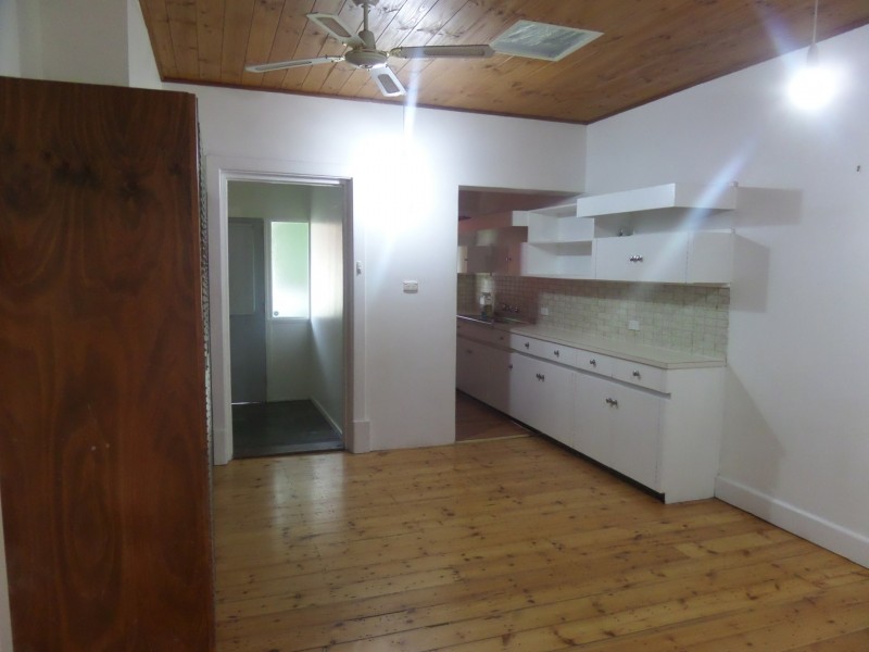 27 Findon Road, Woodville South SA 5011