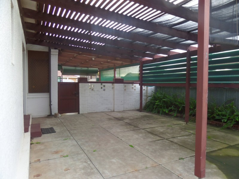 27 Findon Road, Woodville South SA 5011