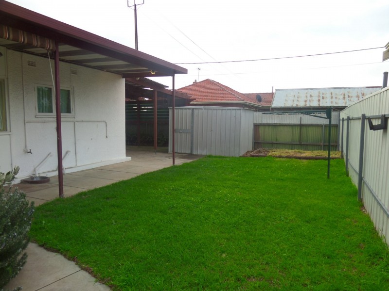 27 Findon Road, Woodville South SA 5011