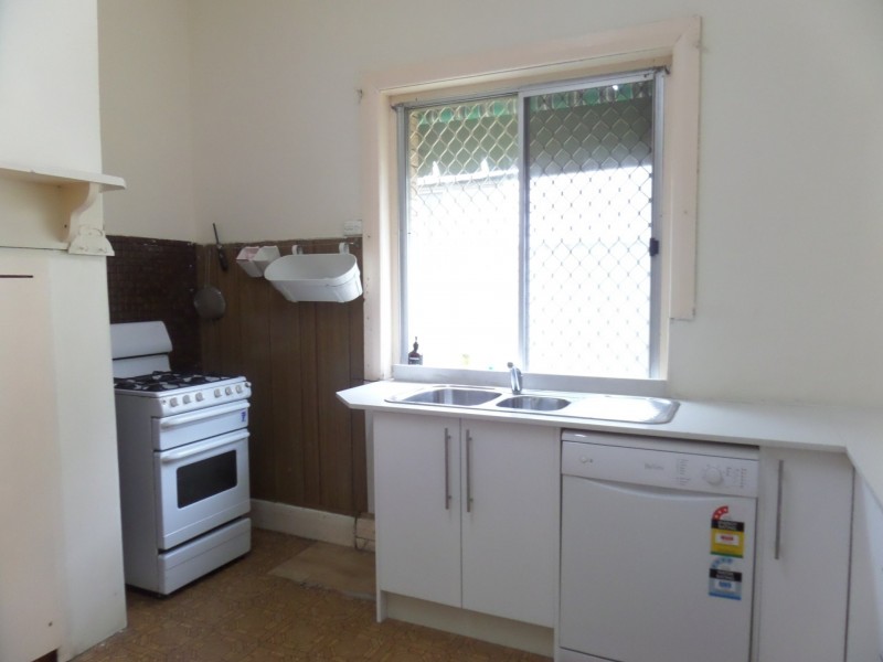 10 Price Avenue, Pennington SA 5013