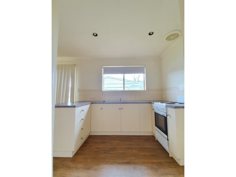 2/24 Angas Street, Alberton SA 5014