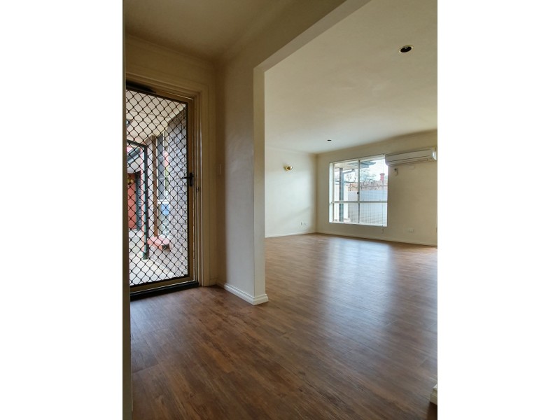 2/24 Angas Street, Alberton SA 5014
