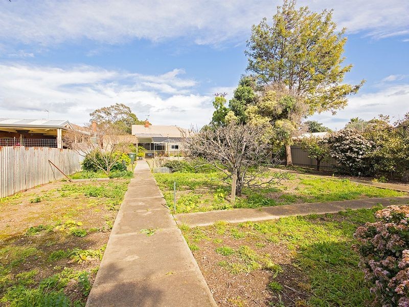 18 Berkeley Street, Cheltenham SA 5014