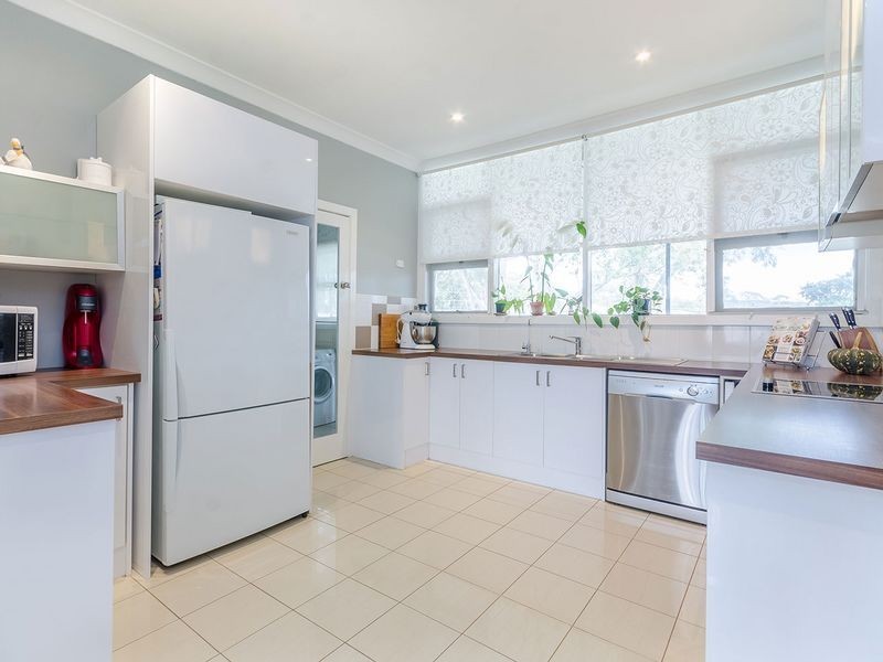 8 Leane Avenue, Ridgehaven SA 5097