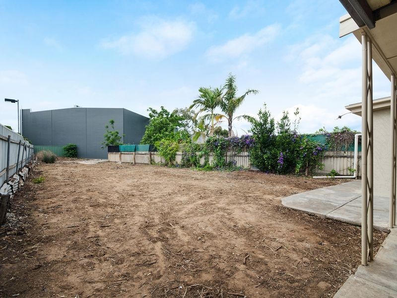 1 Woodlands Crescent, Beverley SA 5009