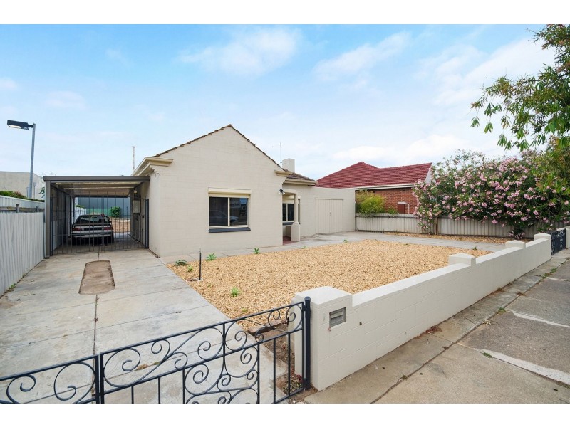 1 Woodlands Crescent, Beverley SA 5009