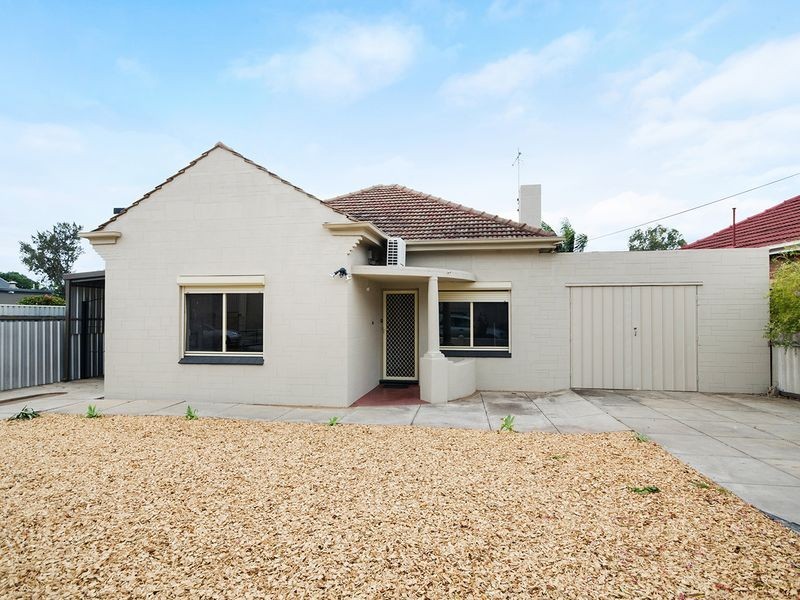 1 Woodlands Crescent, Beverley SA 5009