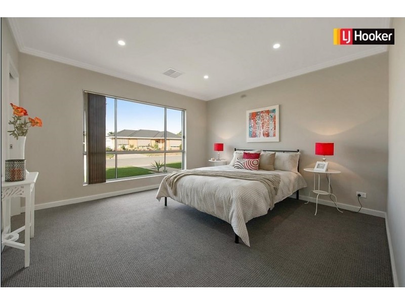 2B McMurtrie Place, Seaton SA 5023