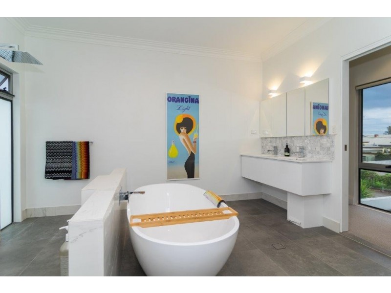 16 Quin Street, Bowden SA 5007