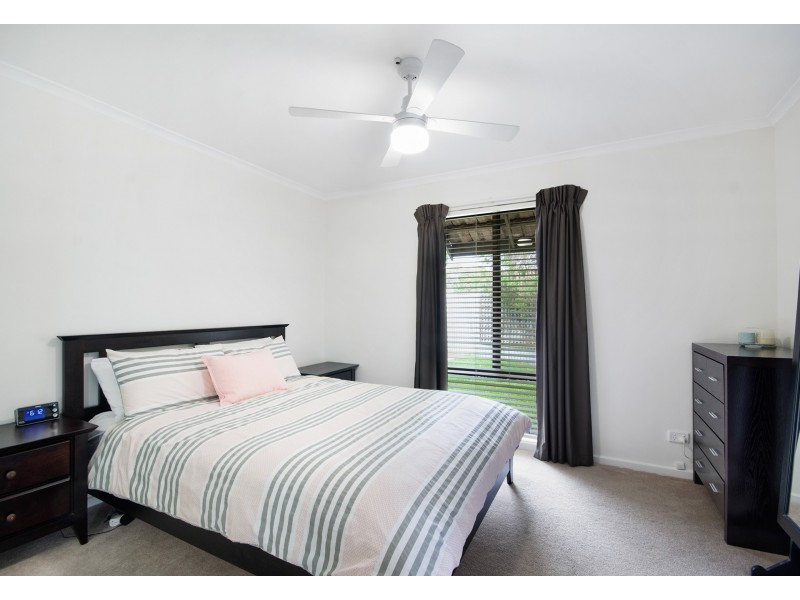 8 Stacey Place, Renown Park SA 5008