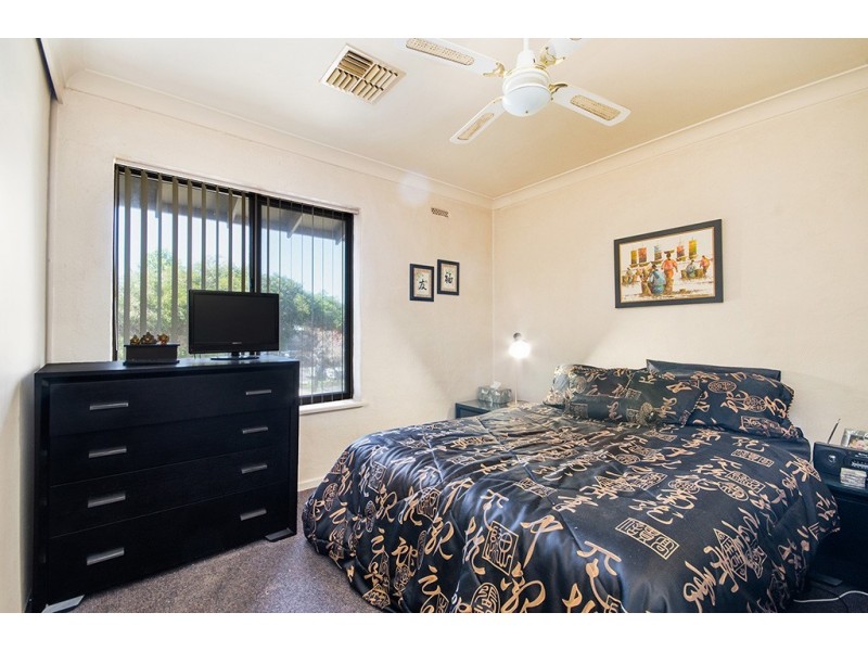 8 Sportsmans Drive, West Lakes SA 5021