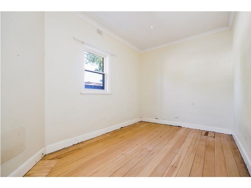 134 Gibson St (backs onto Quin St), Bowden SA 5007