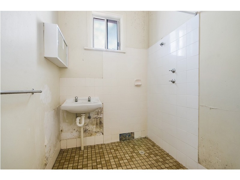 134 Gibson St (backs onto Quin St), Bowden SA 5007