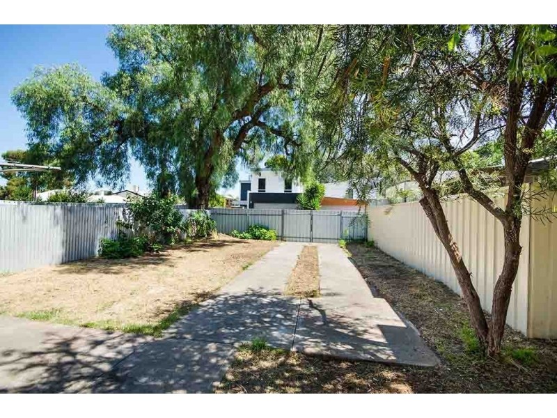 134 Gibson St (backs onto Quin St), Bowden SA 5007