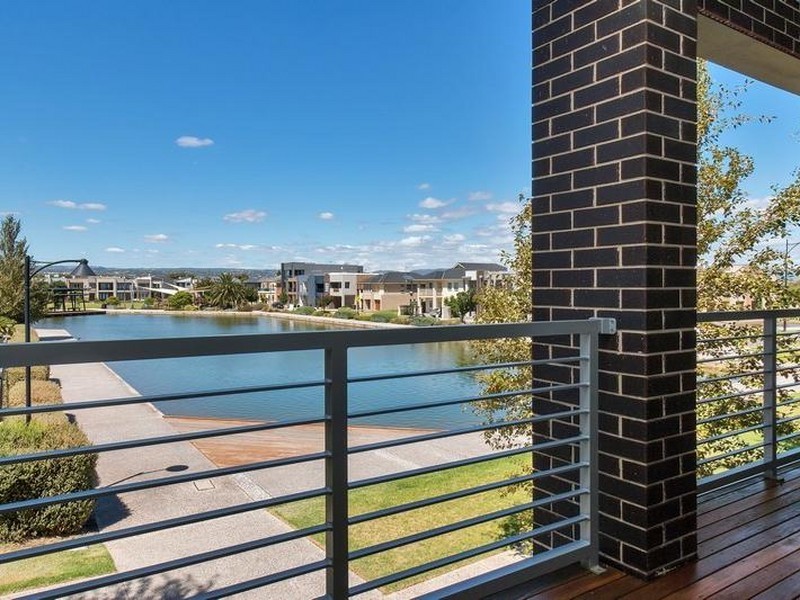 6 Chianti Lane, Mawson Lakes SA 5095