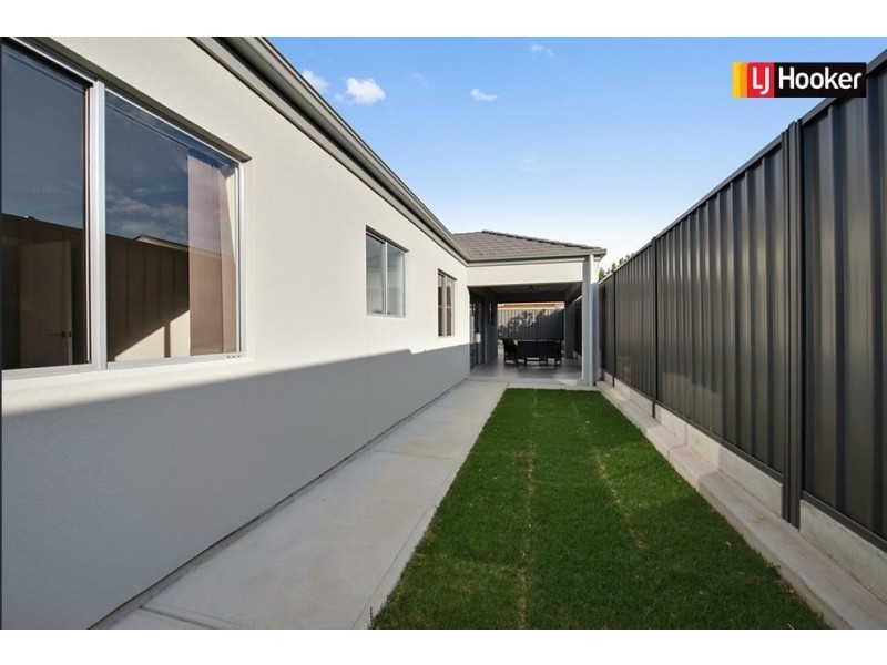 2A McMurtrie Place, Seaton SA 5023