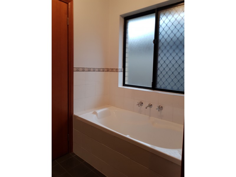 2B Suffolk Street, Angle Park SA 5010