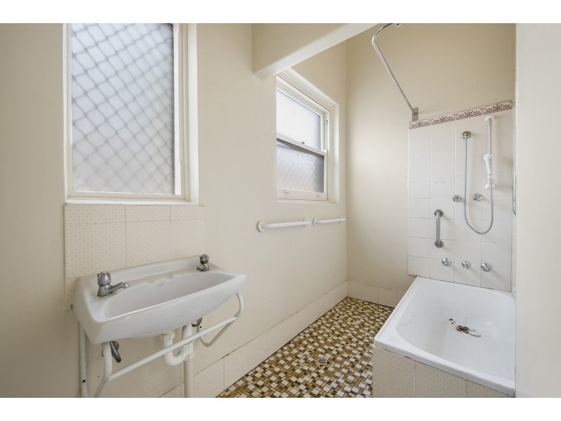 1 – 2/77 Findon Road, Woodville South SA 5011