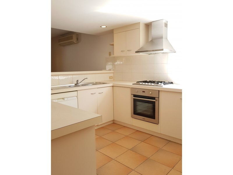 7 Carrondown Walk, Brompton SA 5007