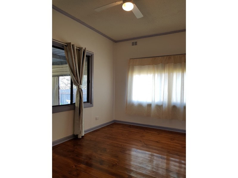 42 Fourth Avenue, Woodville Gardens SA 5012