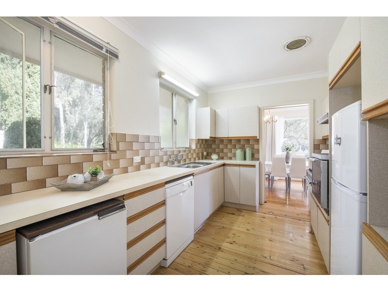 4 Sitters Memorial Drive, Burnside SA 5066