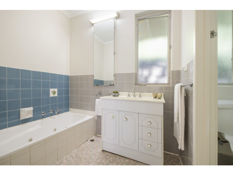 4 Sitters Memorial Drive, Burnside SA 5066