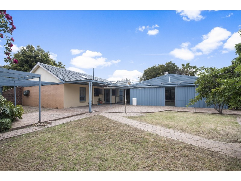 10 Barnes Crescent, Parafield Gardens SA 5107